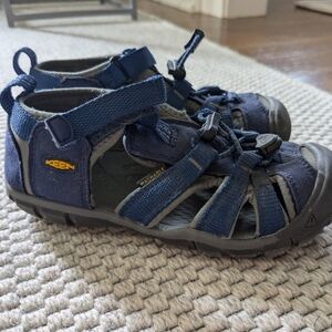 Keens water shoes